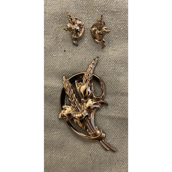 Vtg Designer Jewelry Bouquet Rose Gold FLOWER Brooch Pin ClipOn Earrings 3pc Set - Picture 3 of 8